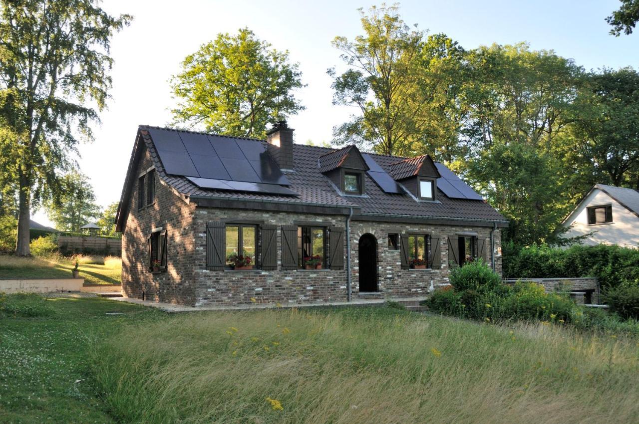 Suite Familiale Avec 2 Chambres Dans Une Villa - Quartier Vert Et Boise - 5 Kms De Namur Exterior photo